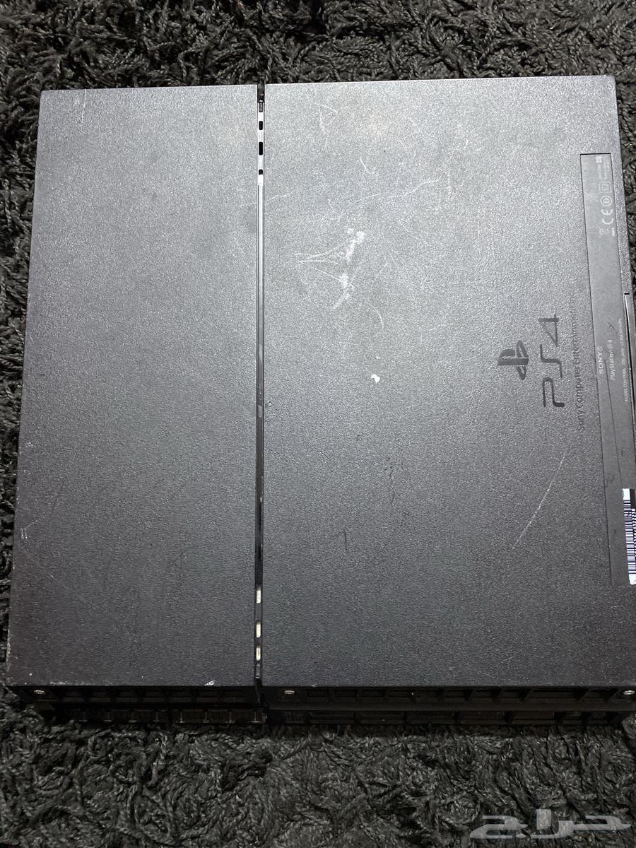 Sony 4 for sale, reason for selling: barely used with 2 controllers, FIFA 24 code 1264493341184642111