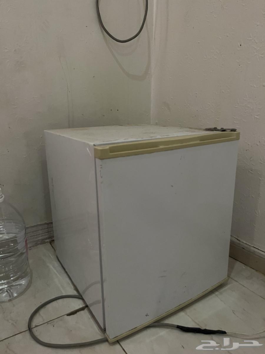 اثاث متنوع للبيع المستعجل بسعر مغري64491129874561112