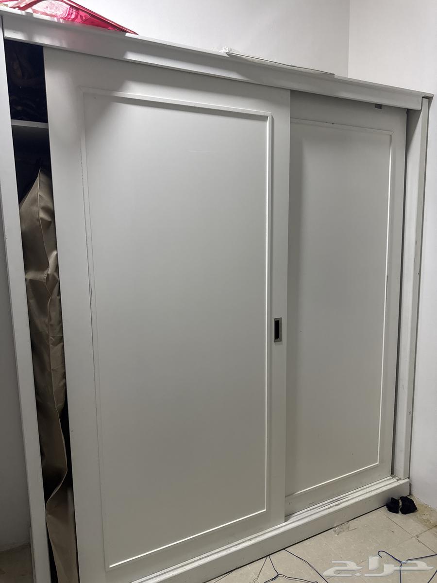 سريرين نفر و نص و دولابين مع مراتب السرير جديده64491401265793113