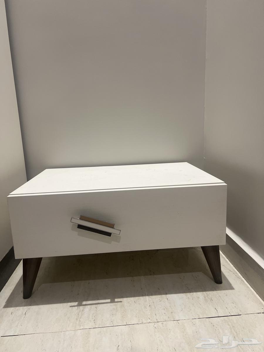 طاولة للبيع64491646448642111