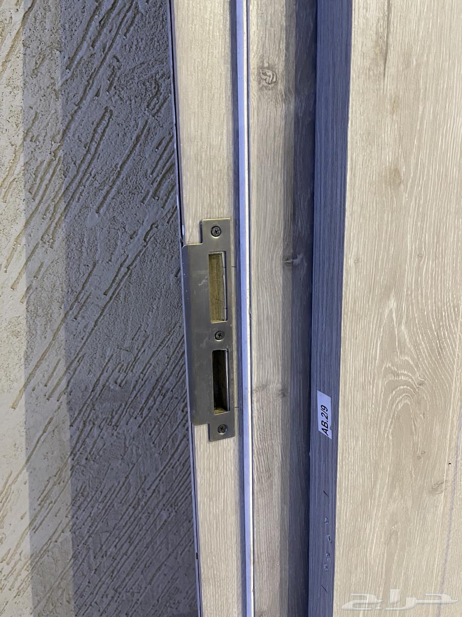 باب للبيع العاجل64493056392323114