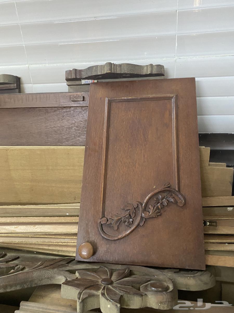 سراير خشب اصلي فوي جدا للبيع مع مكتبة فخمة جدا64487663808643113