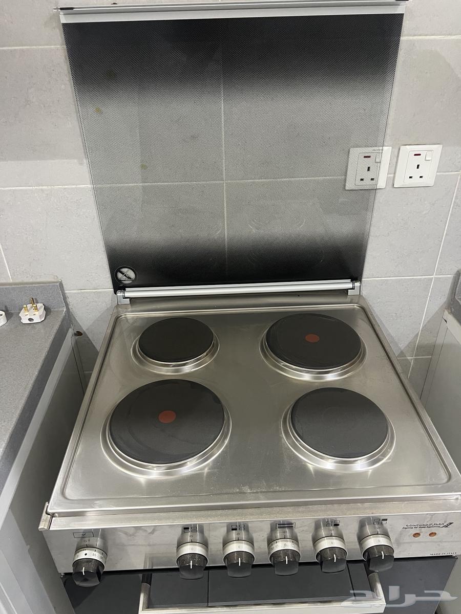 New washing machine, new oven, all brand new from Al-Mani', never used them before64487650042626111
