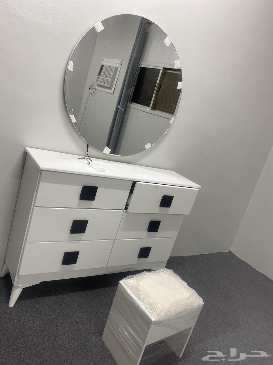 New room, only had it for one day, reason for selling is that it's small64486399256322111