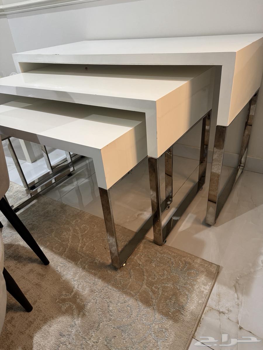 طاولة خدمه فخمه بحاله ممتازه قابل التفاوض64489017435266112