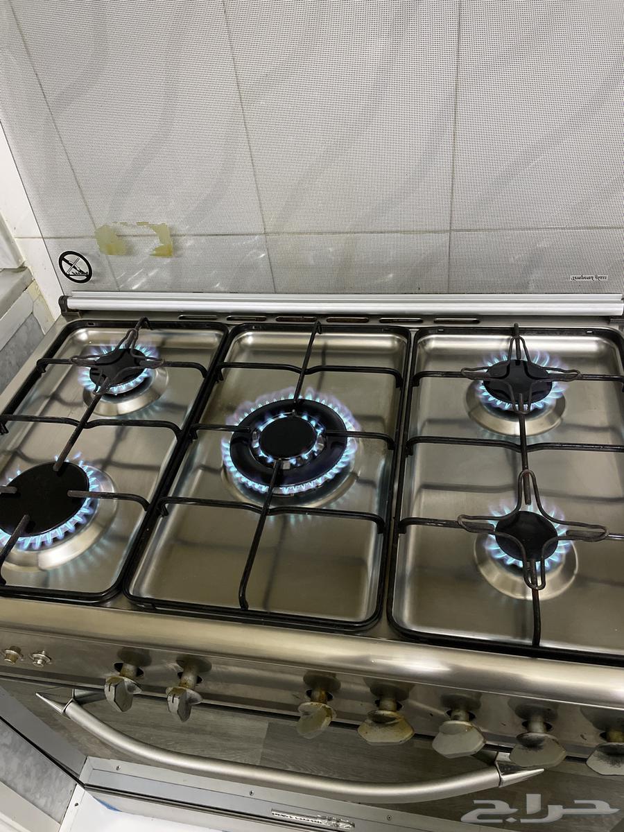 فرن نظيف وحالة ممتازه جدا64490993607938111