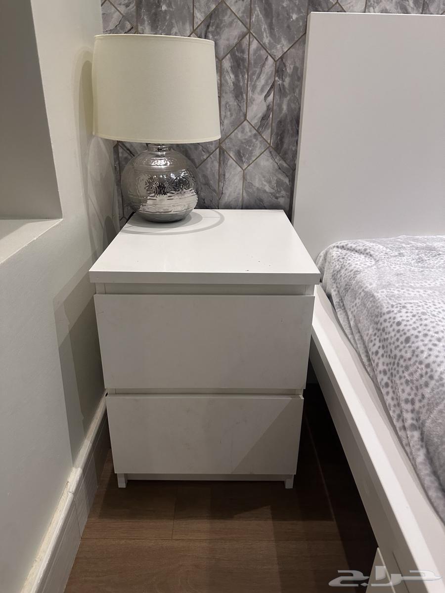 ايكيا طاولة جانبية64492175640450110