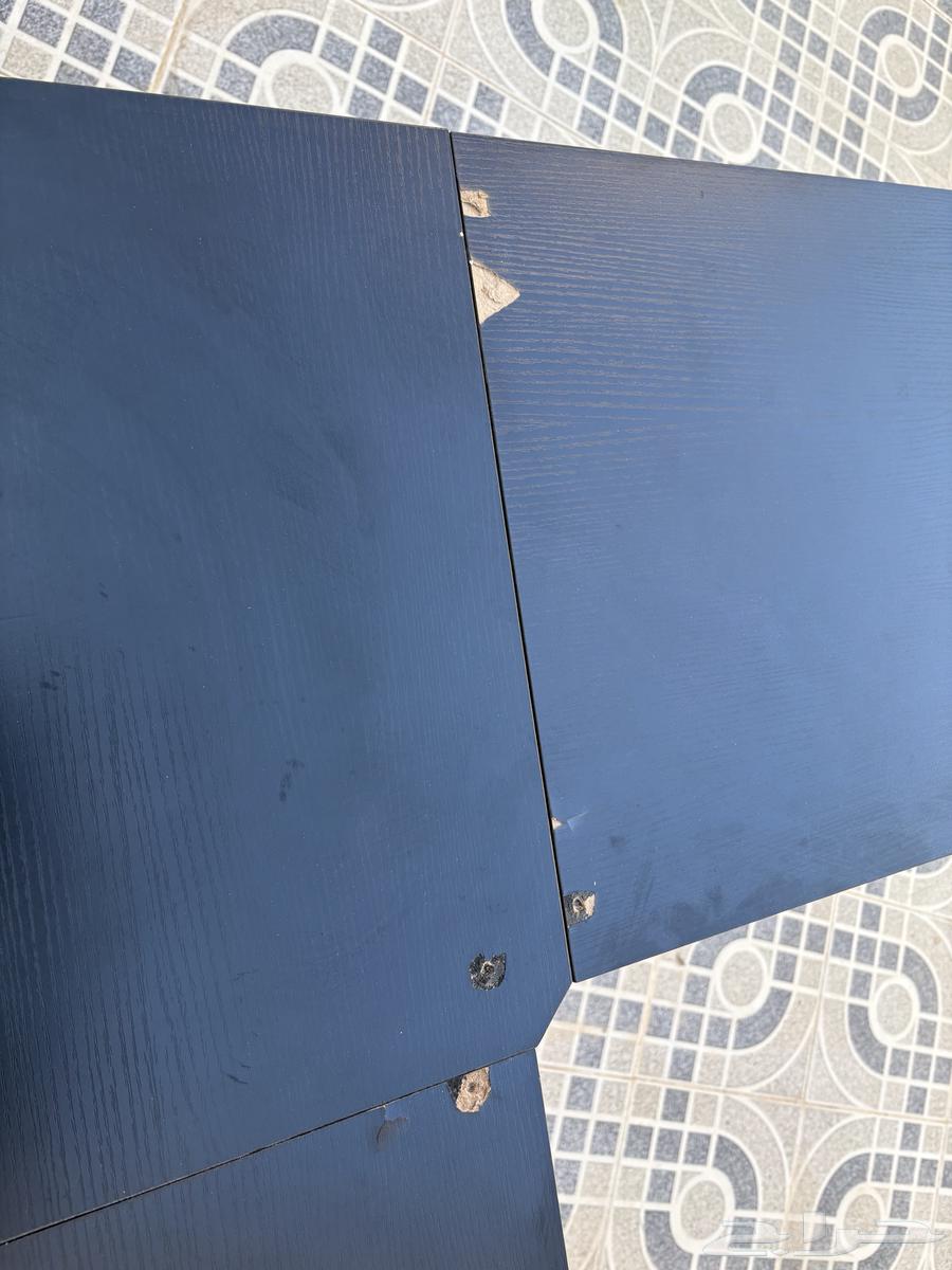 طاوله قيمنق اسود فيها خدوش بسيطه64491347245571112