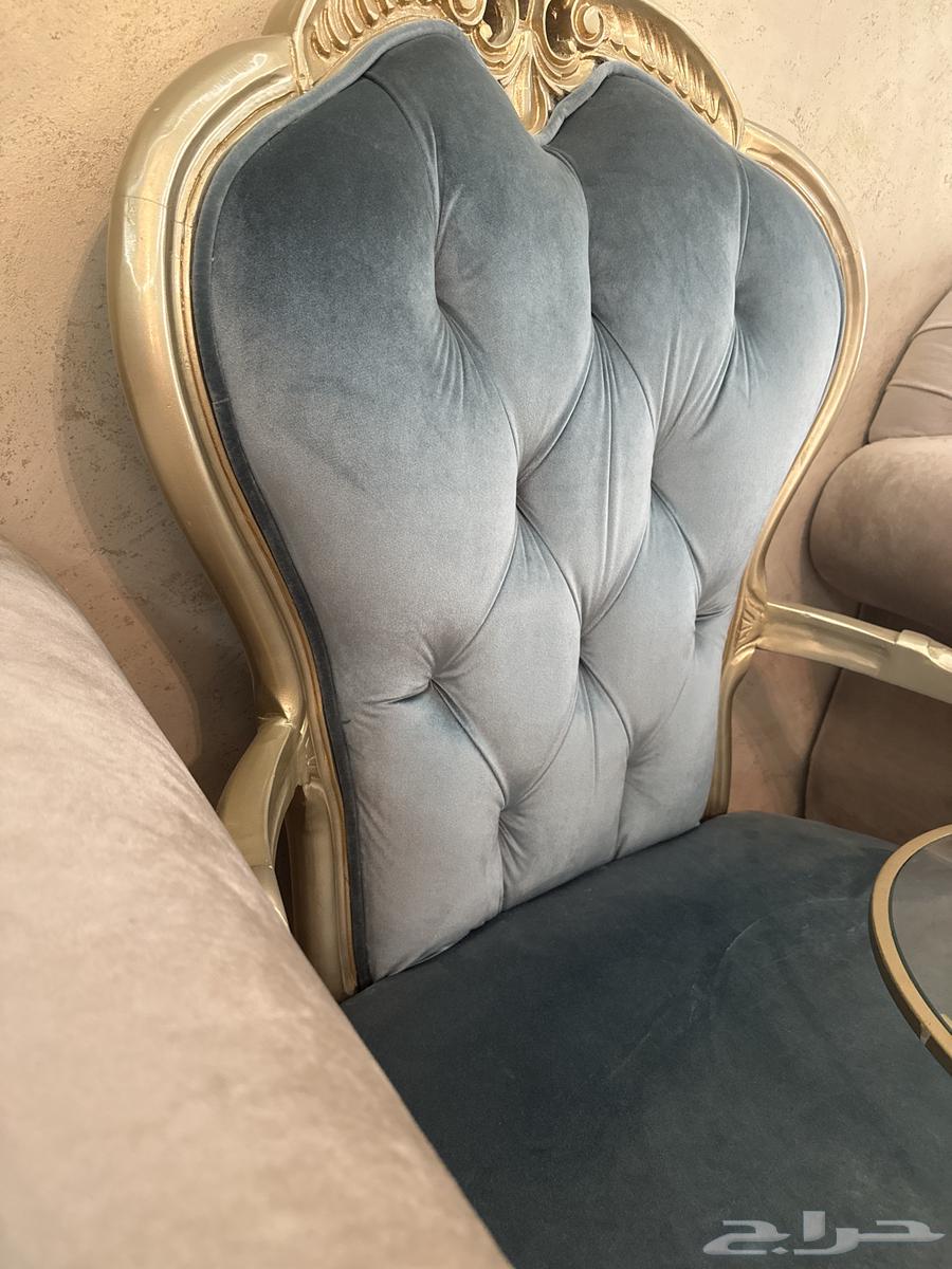 Luxurious and clean sofa set with curtains64489986374659113