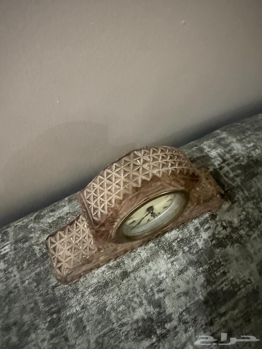 ساعة مكتبيه قديمه تراثيه64496917560065110