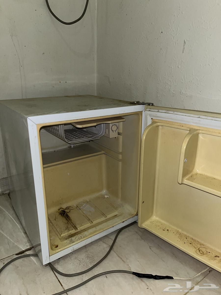 اثاث متنوع للبيع المستعجل بسعر مغري64491129874561111