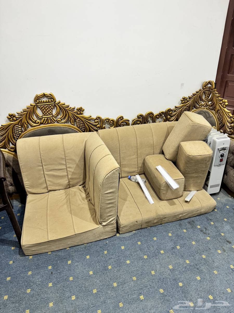 Small sofa64492880926082110