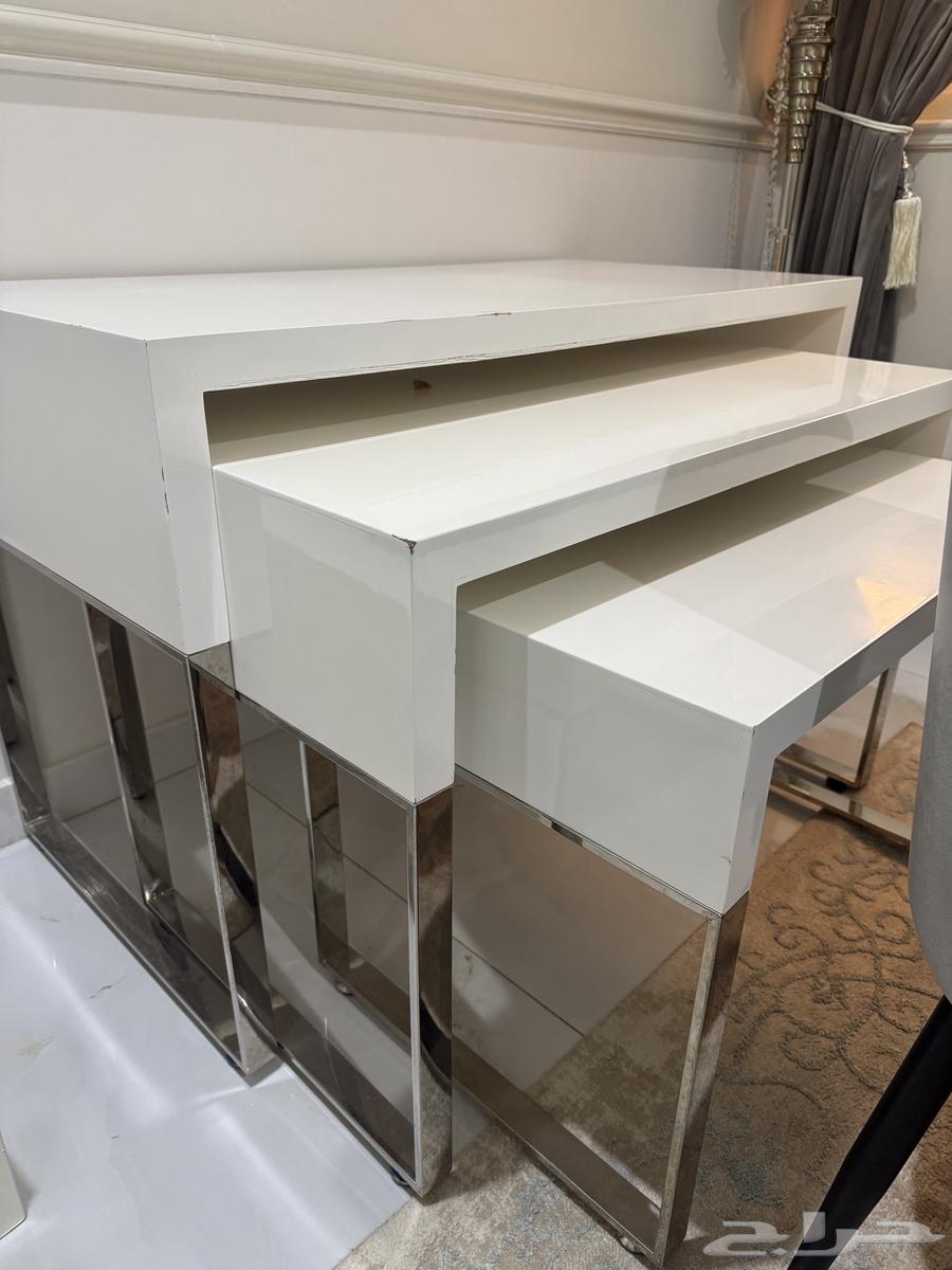 طاولة خدمه فخمه بحاله ممتازه قابل التفاوض64489017435266113