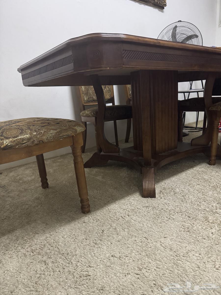 طاولة سفره ست مقاعد بحاله ممتازه خشب ثقيل64492649745027112