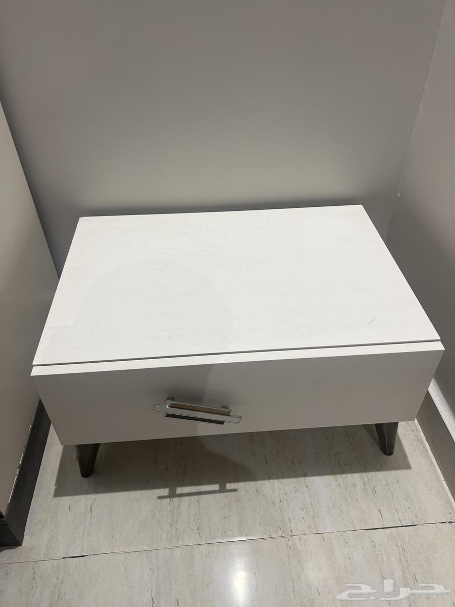 طاولة للبيع64491646448642110