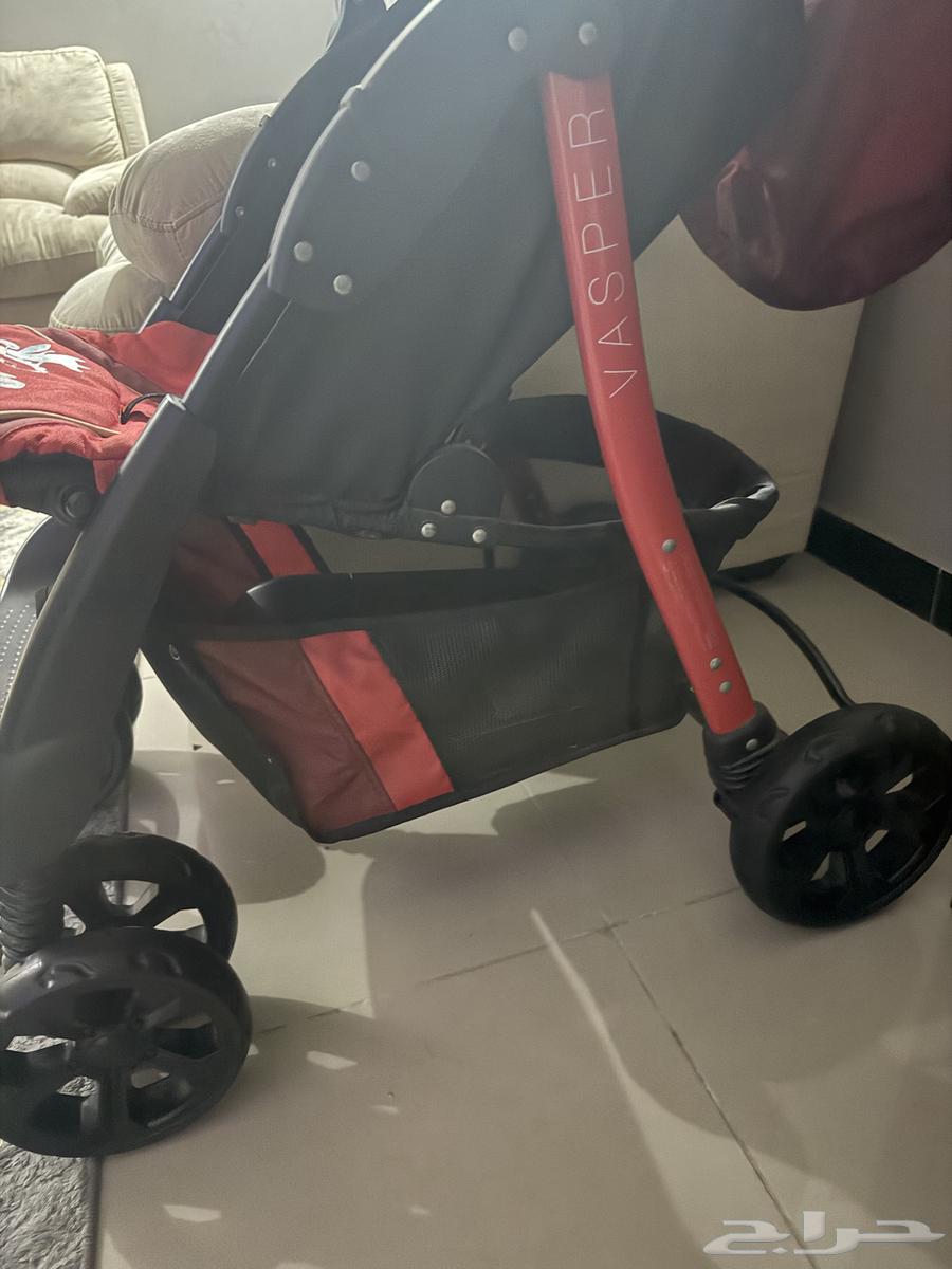 عربة اطفال شبه جديدة64489724843010111