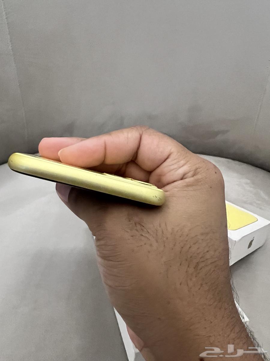 للبيع ايفون 11 مخزن 128 قيقا نظيف بكل ملحقاته64486371727746113