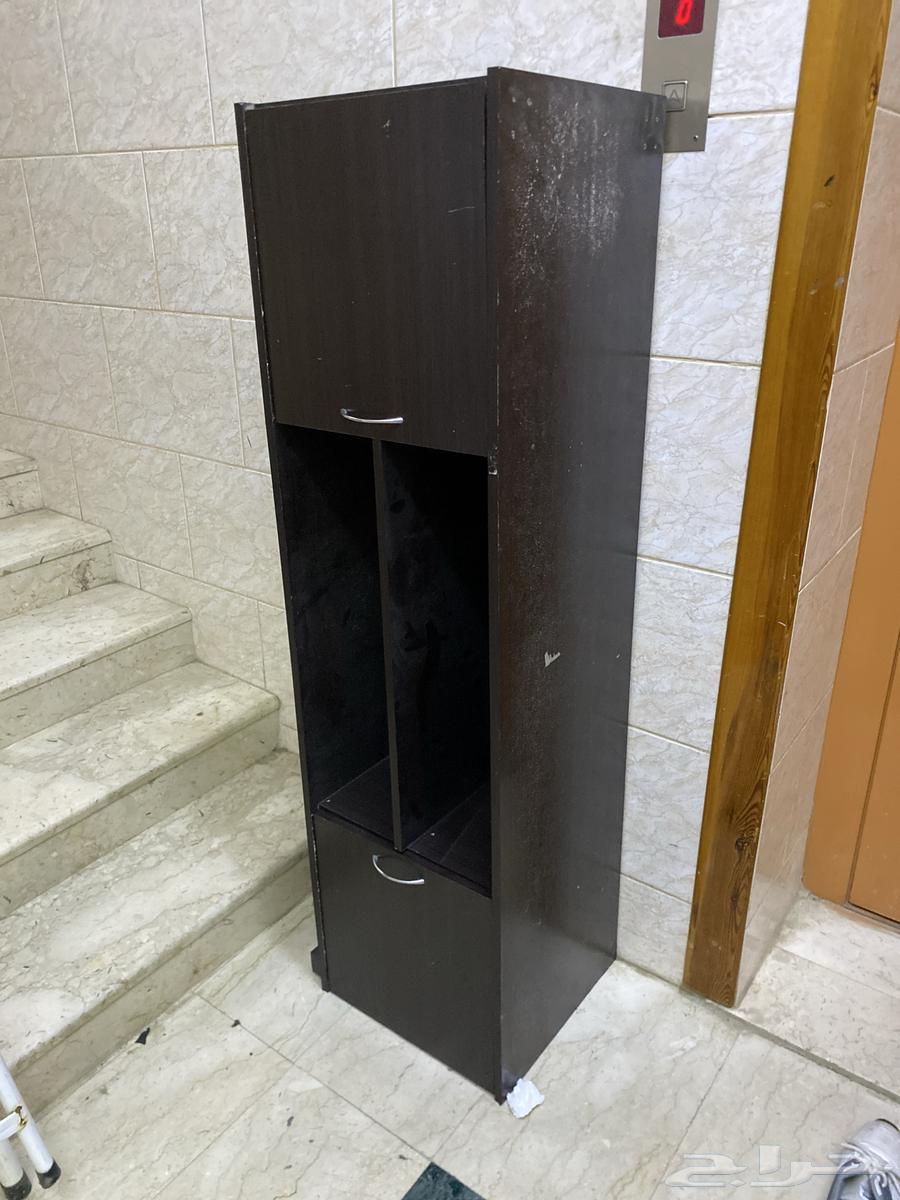 سرير و طاولات للبيع(الايفون انباع)64490920982402112