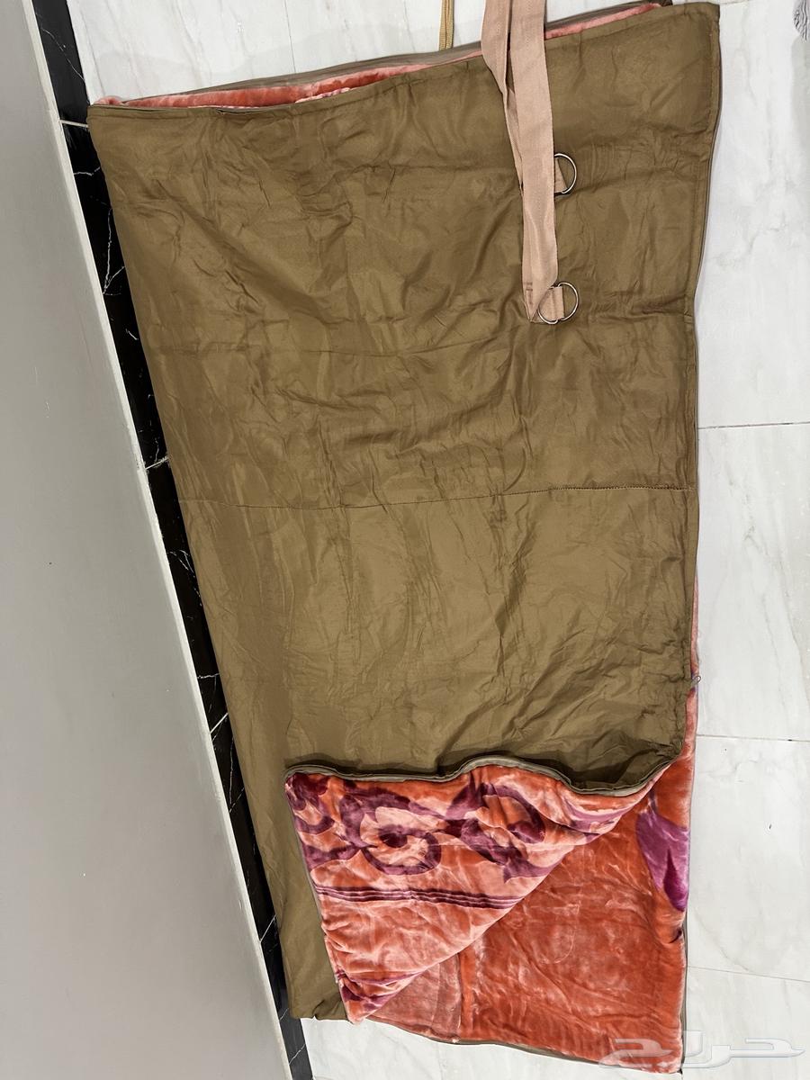 للبيع سليب باق(فراش نوم) نظيف .. للبر64503254220290114