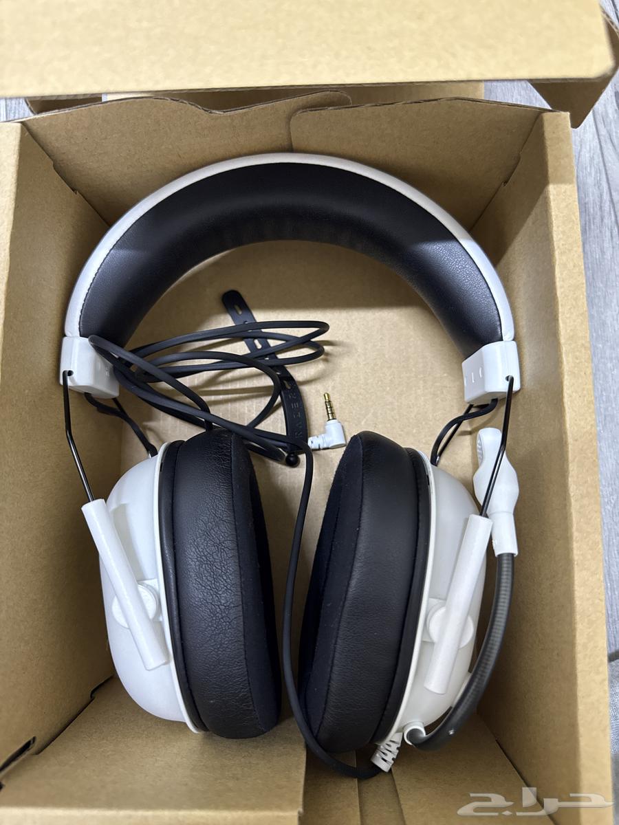 Razer headset with box, lightly used64492107776897110