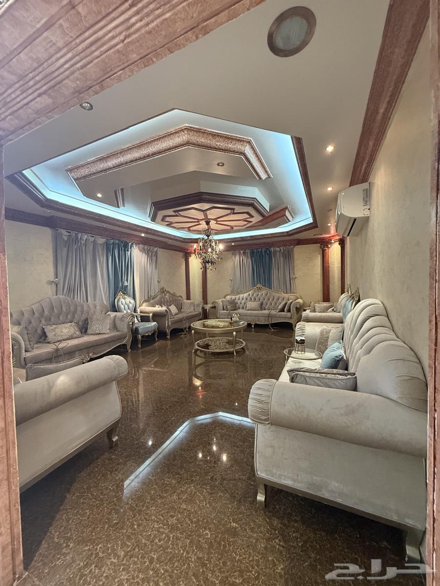 Luxurious and clean sofa set with curtains64489986374659110