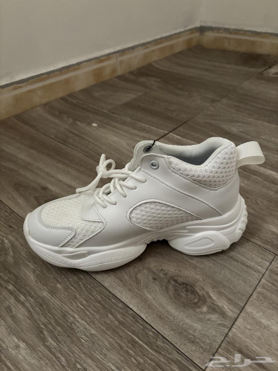 حذيان بيضاء من بابارازو64488741045505111