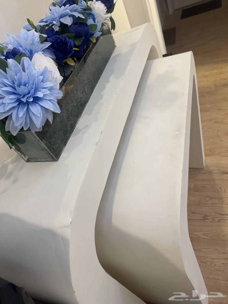 Stand with the rose64486993590402112