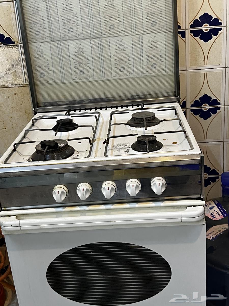 Hello, I have a 4-burner gas stove in good condition, a working fan, and a refrigerator64490248522626112