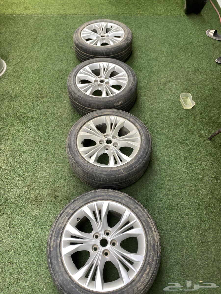 Two Toros wheel sets, one with tires and one with sensors, almost new64491238662787111