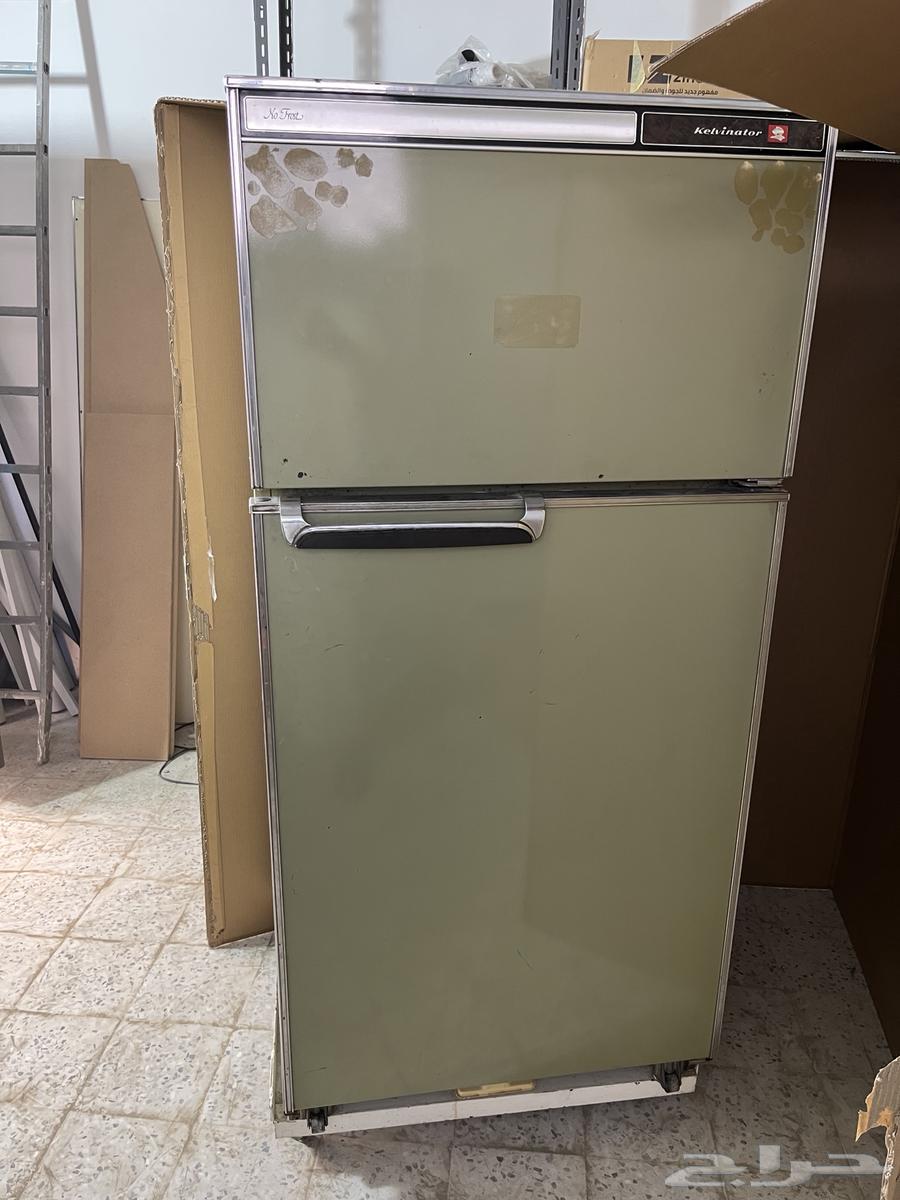 ثلاجة عطلانة للبيع64489861721089110