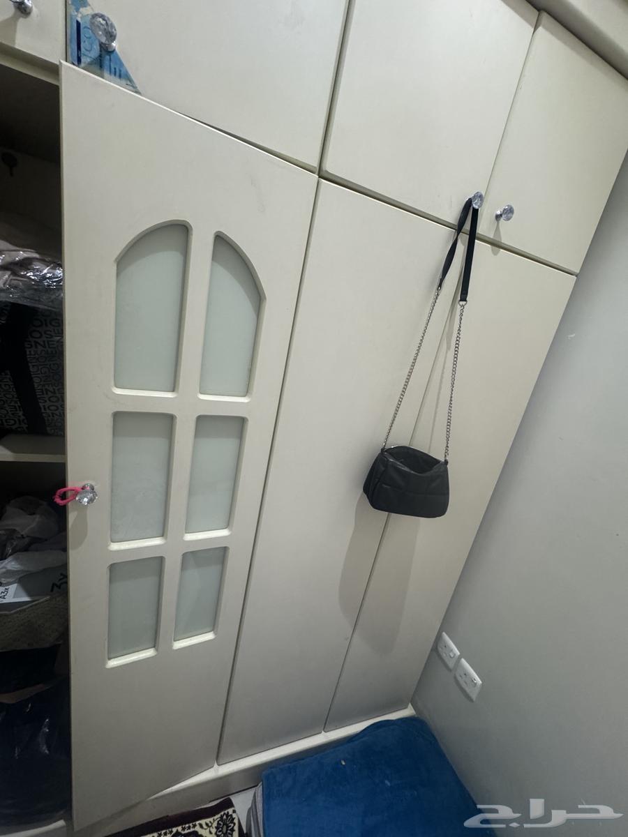 غرفة نوم سرير واحد و دولاب و تسريحه64491039345153112