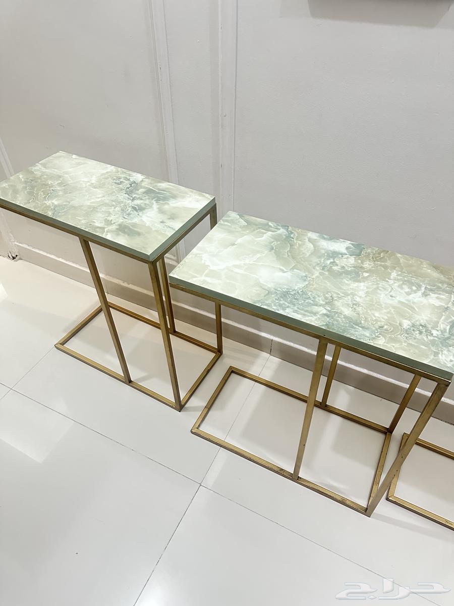 Four sofa tables64493096756355111