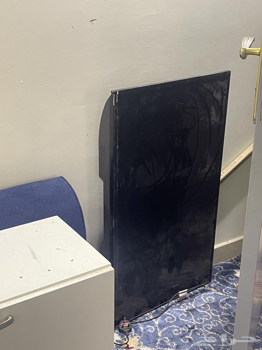 طاوله وتلفزيون64492053974401111