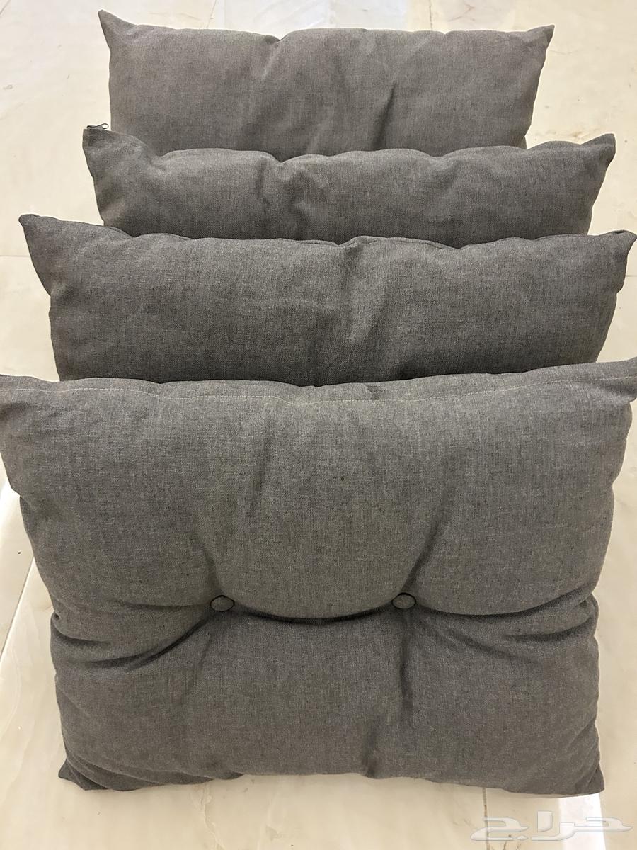 Floor seating (lowered)64486702710530110