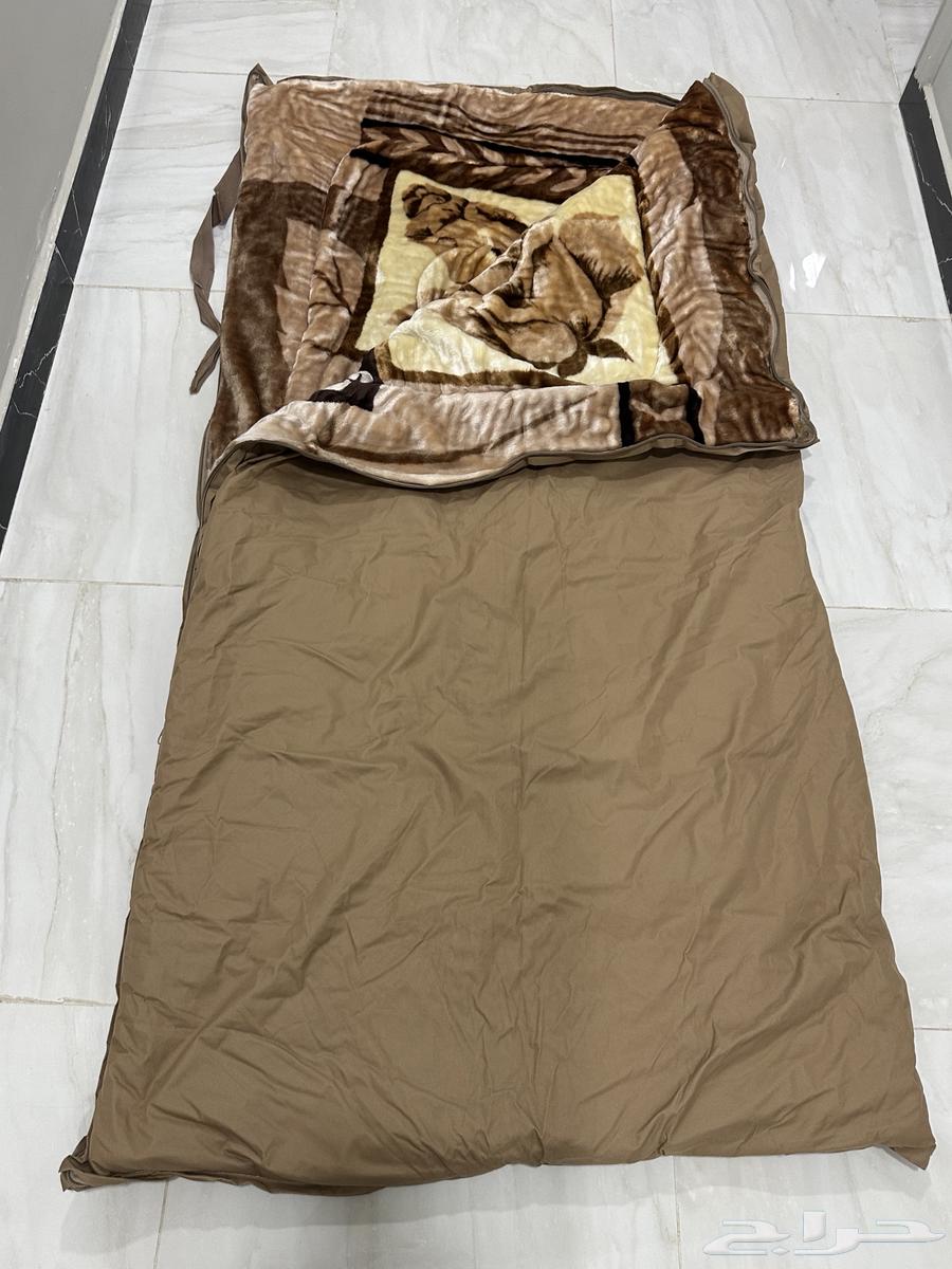 للبيع سليب باق(فراش نوم) نظيف .. للبر64503254220290110