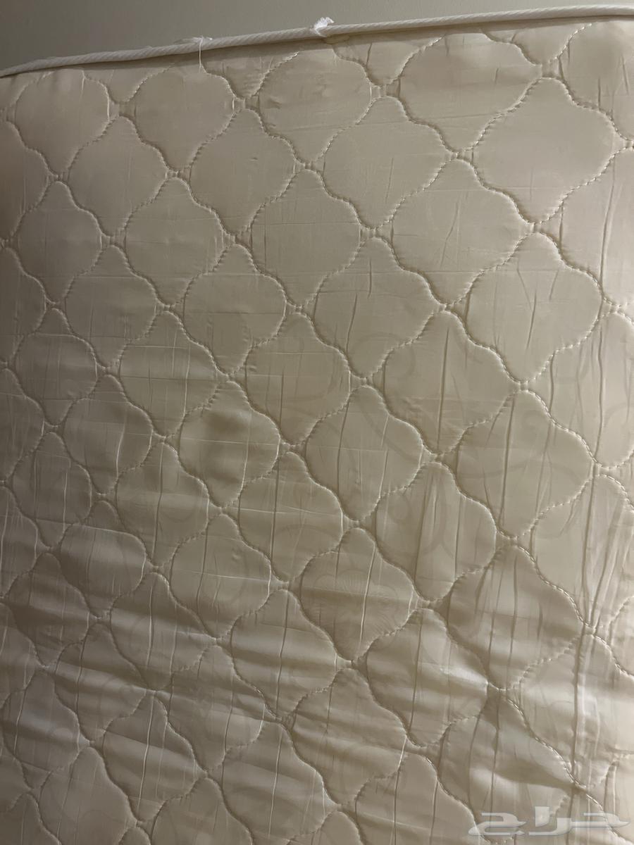 The condition of the apartments is good, measuring two meters by two meters64492663365122111