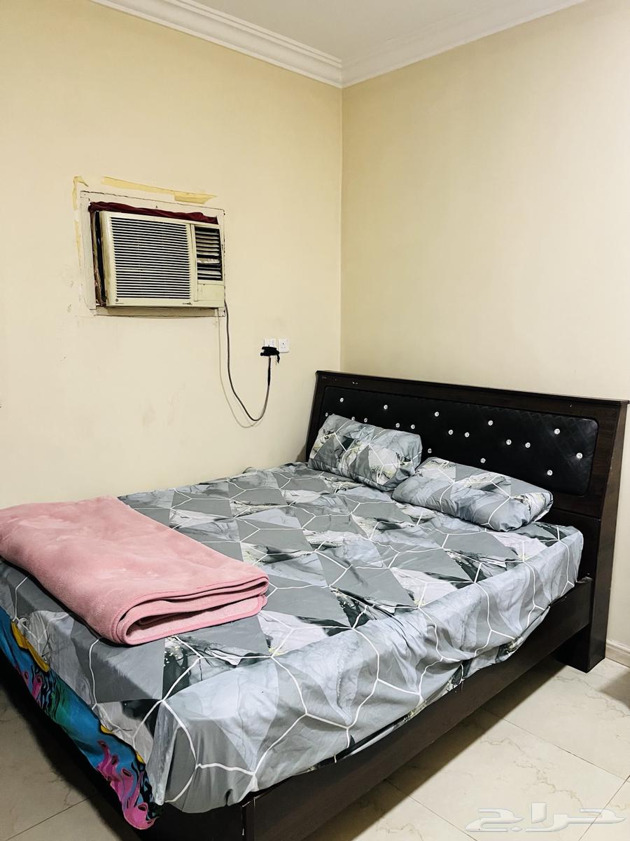 Complete bedroom set with bed, mattress, dressing table, and wardrobe64493286654594110