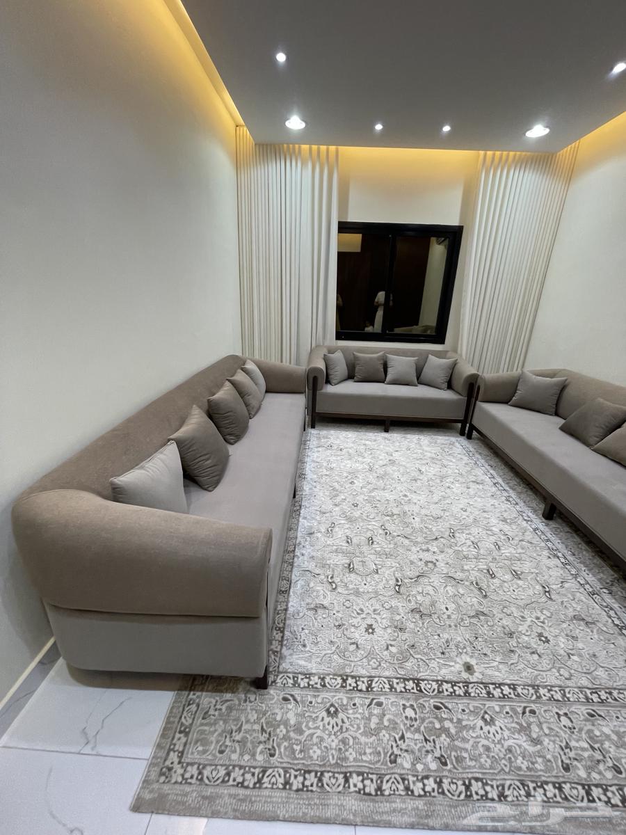 Couch in detail64492434264194111