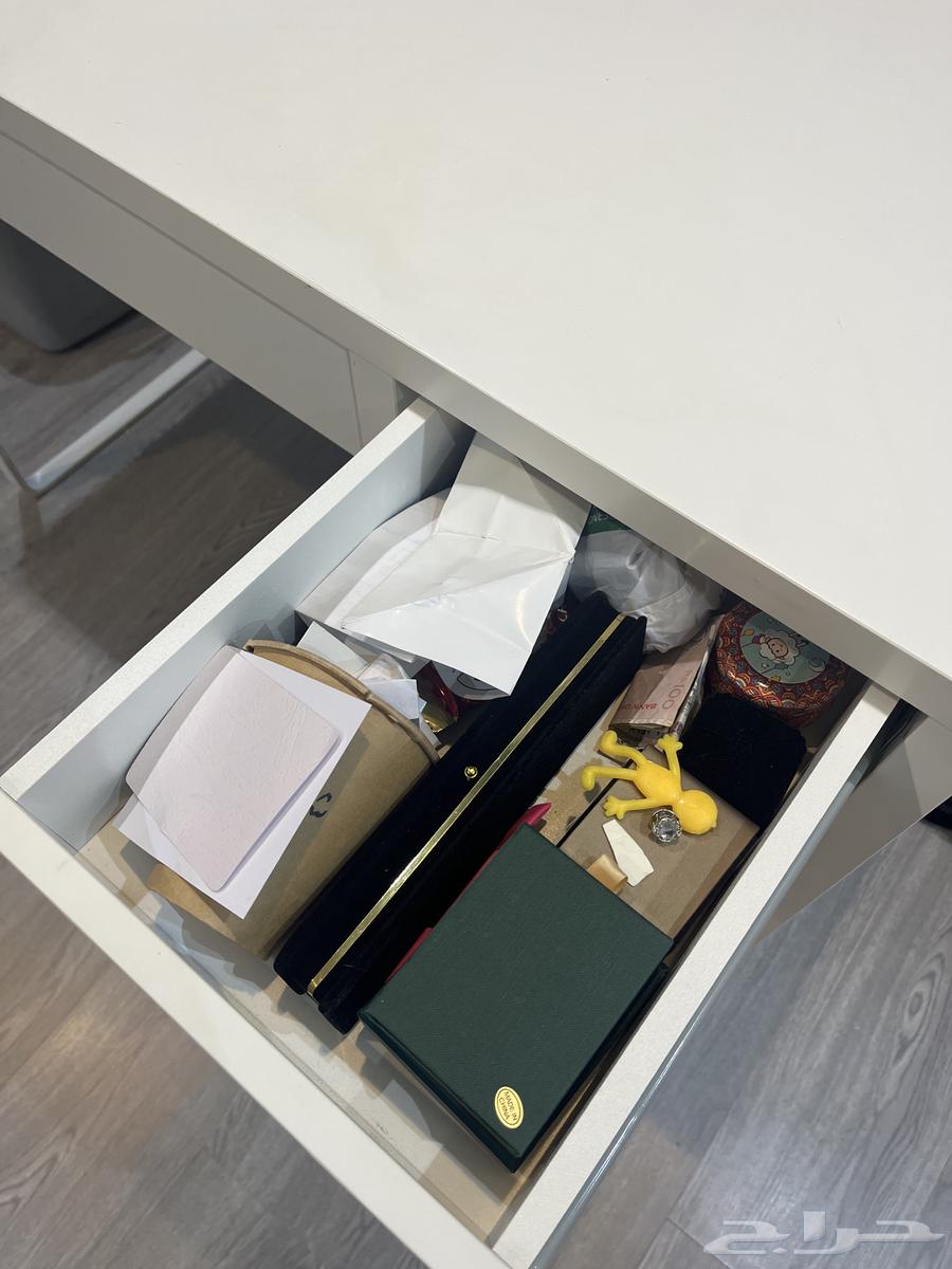 مكتب ابيض64487470841602113