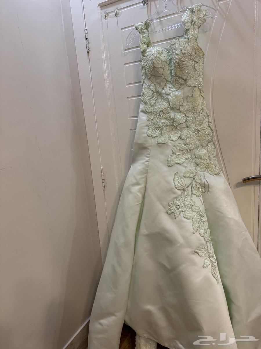 فستان ملكه لبسه مره وحده مقاس سمول البيع 30064487456782209110