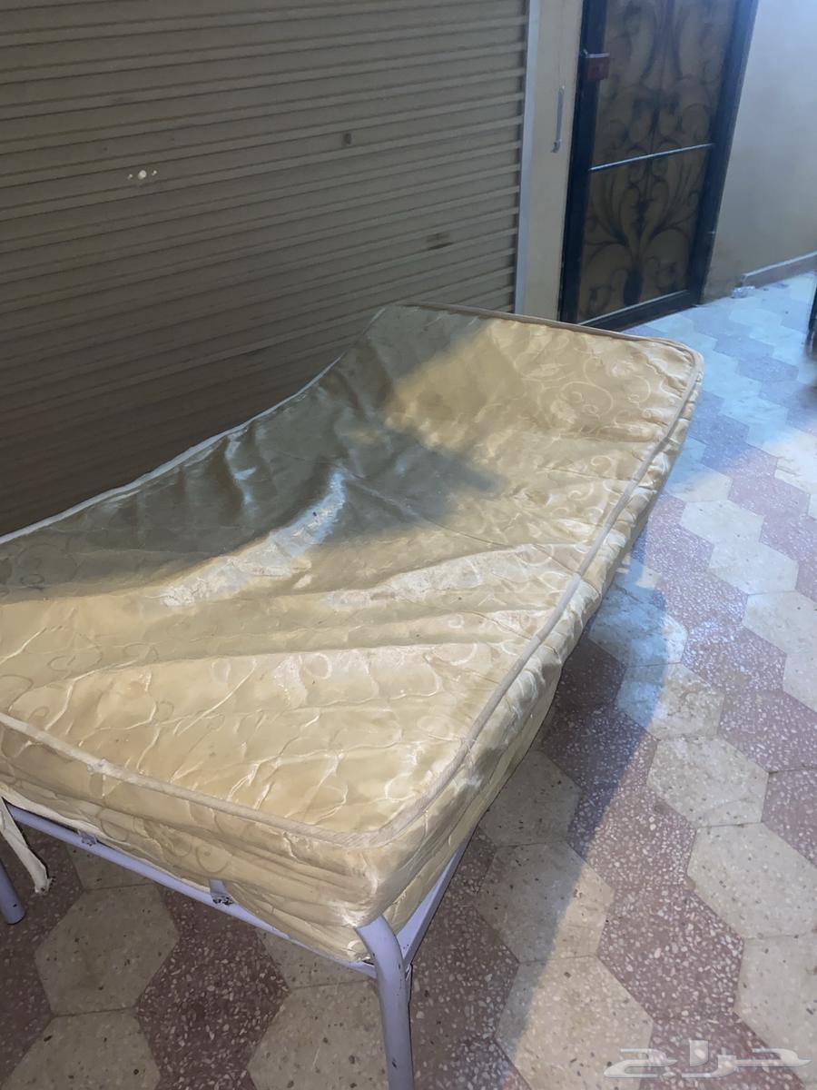 فراش للبيع مستعمل بسعر جيد64492460987649112