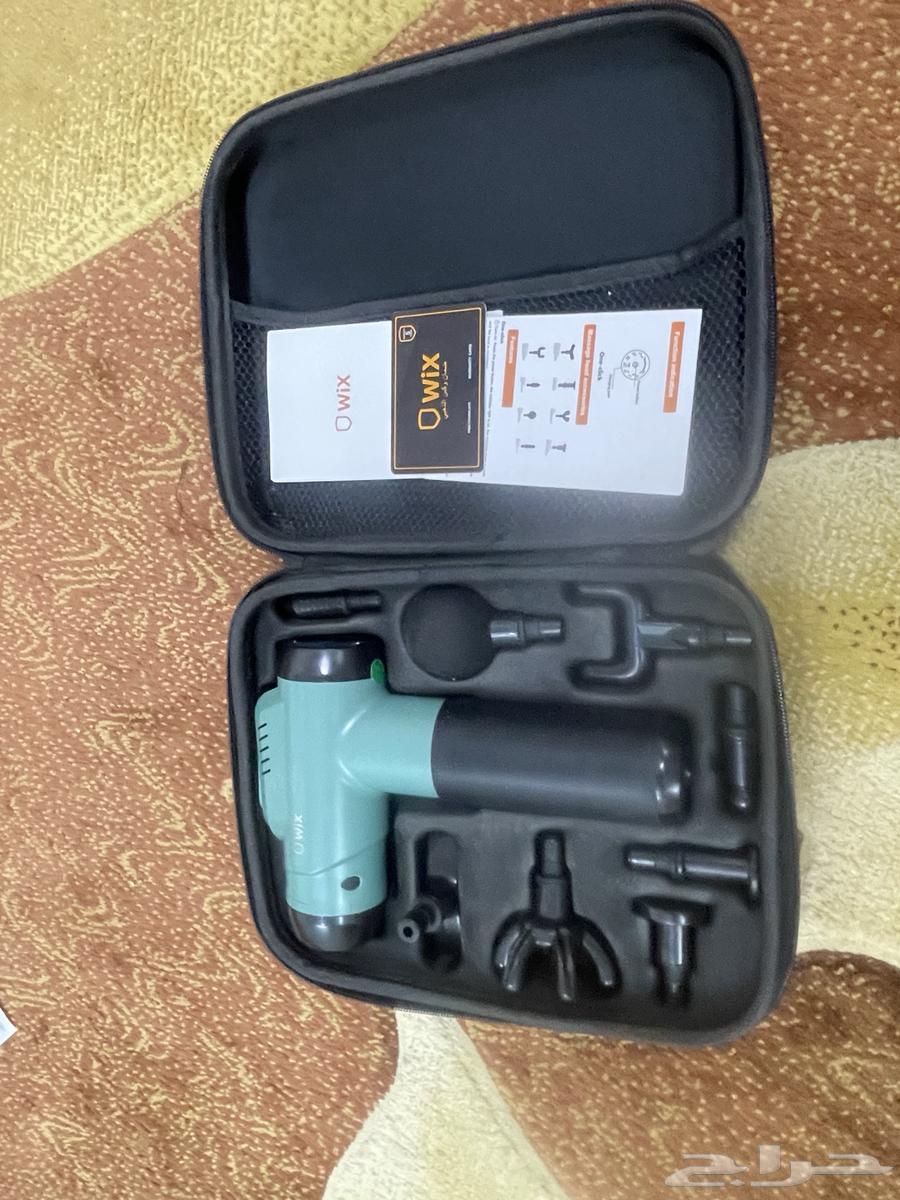 Massage device with 8 attachments and 6 speeds64493300401409113