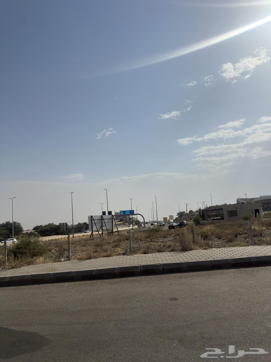 Land with distinctive view for investment (opportunity)64143378106115111