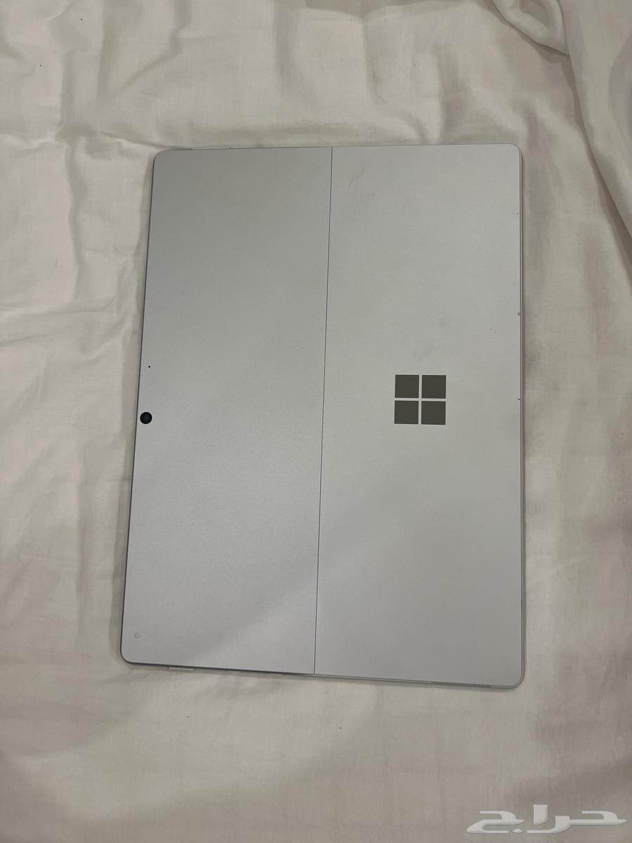 Microsoft Surface pro 864488975852546110