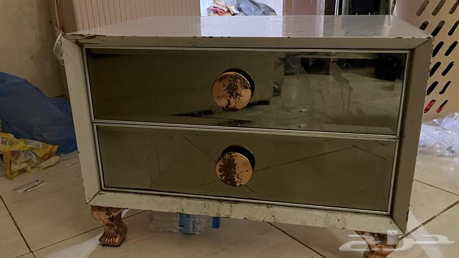 اثاث متنوع للبيع المستعجل بسعر مغري64491129874561114