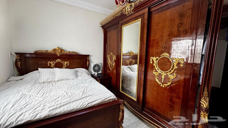 غرفة نوم كلاسيك خشب طبيعي64489406151809110