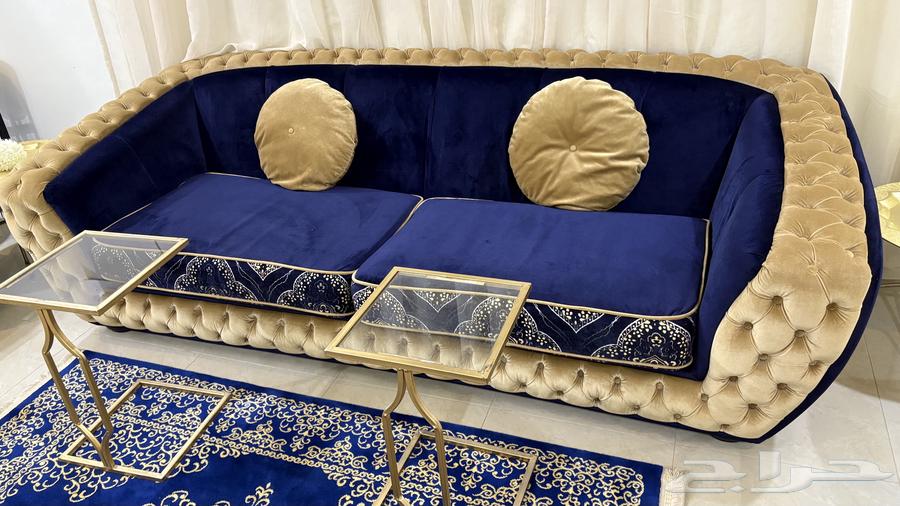 للبيع طاولة طعام وبرادة وطاولة64489806986627111