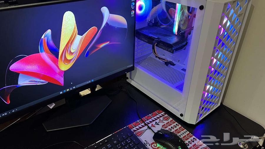 بي سي قيمنق معه اغراضه64490482177922113