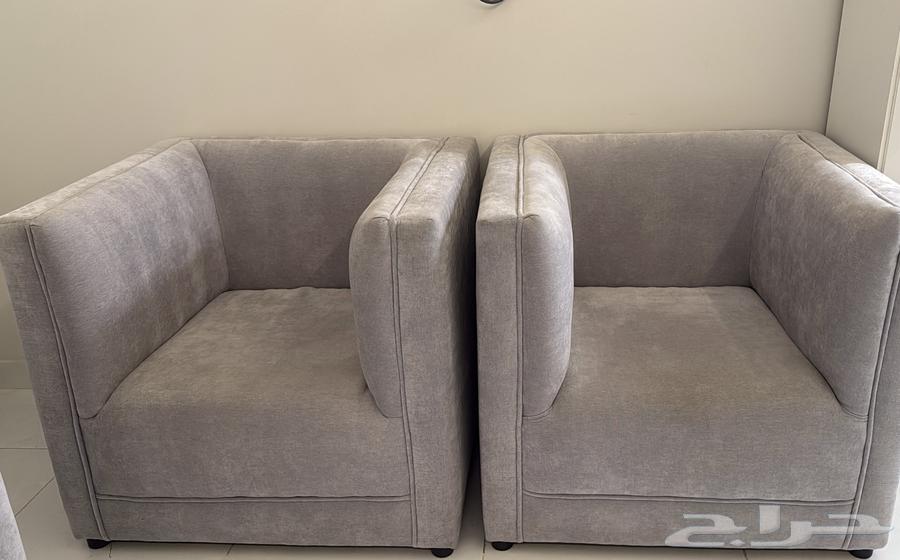 Two single sofas64489848035074111