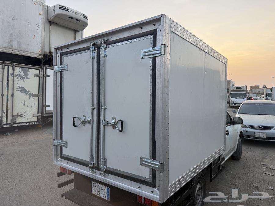 Isuzu Dimix ice machine and Carrier cooler for sale. Ice machine and Carrier cooler for sale64487232740609110